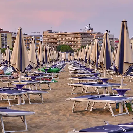 Great With Outdoor Pool * Bibione