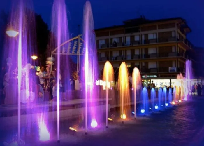 Apartment Great With Outdoor Pool *